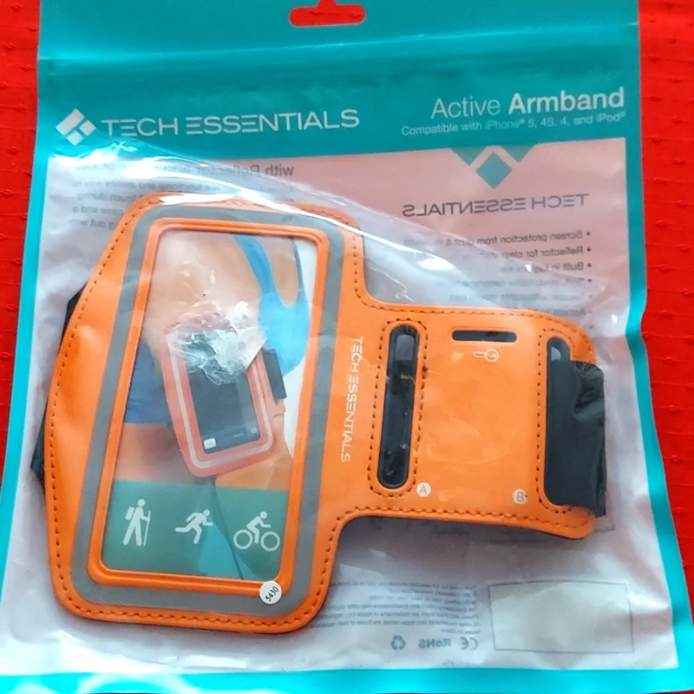 Tech Essentials active armband